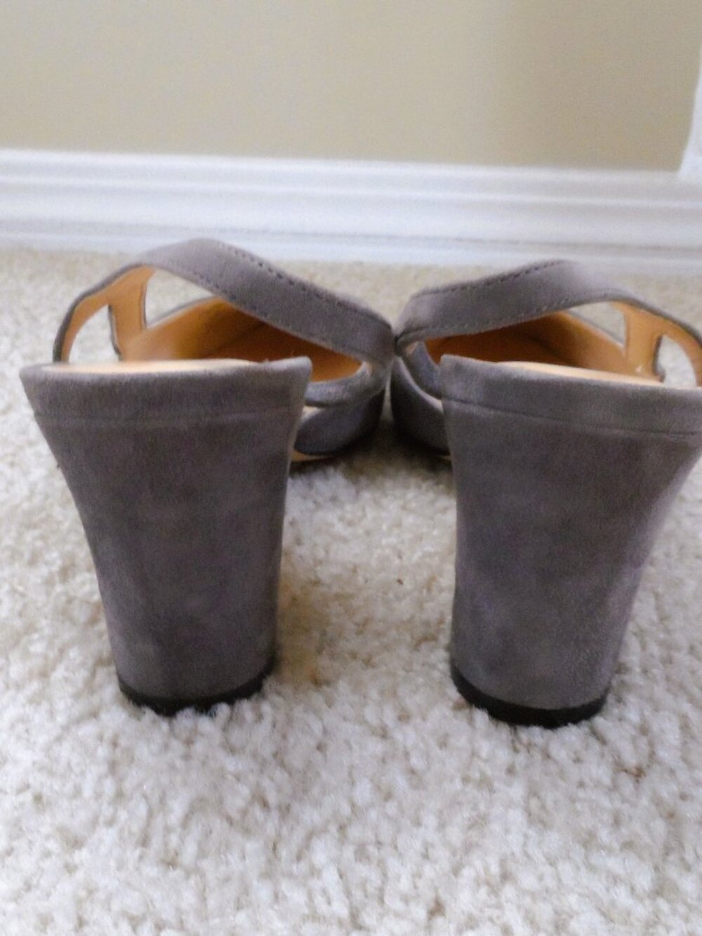 Ivanka Trump - two tone suede Block Heels size 8 - Picture 8 of 12
